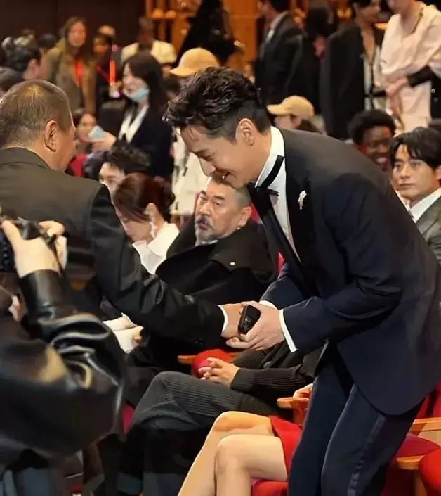 胡歌周迅红这么久不意外_腾讯新闻