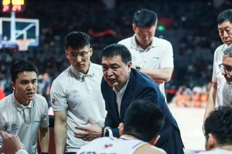 闵鹿蕾生死战该换首发,刘晓宇状态低迷,确实是实力不够,论体能,论技术