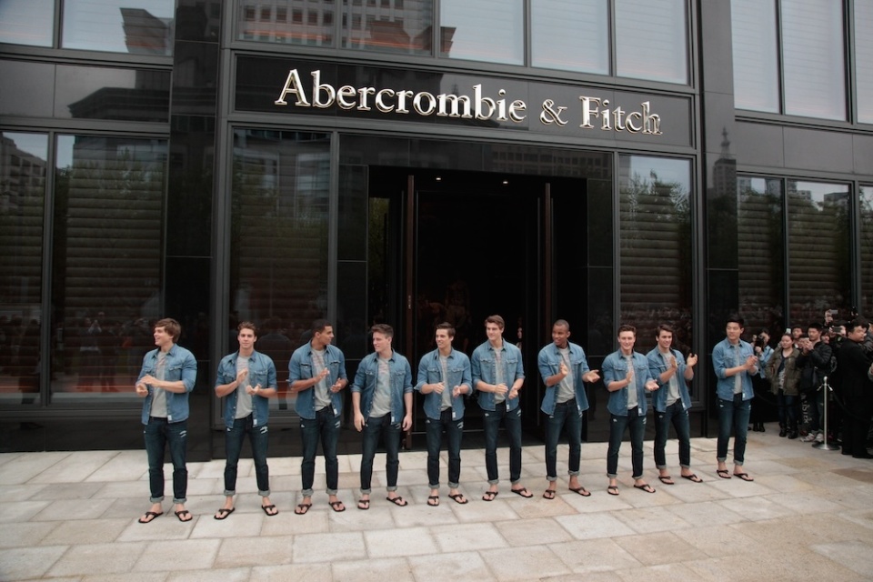 abercrombie&fitch再战中国市场,但不再有半裸男模