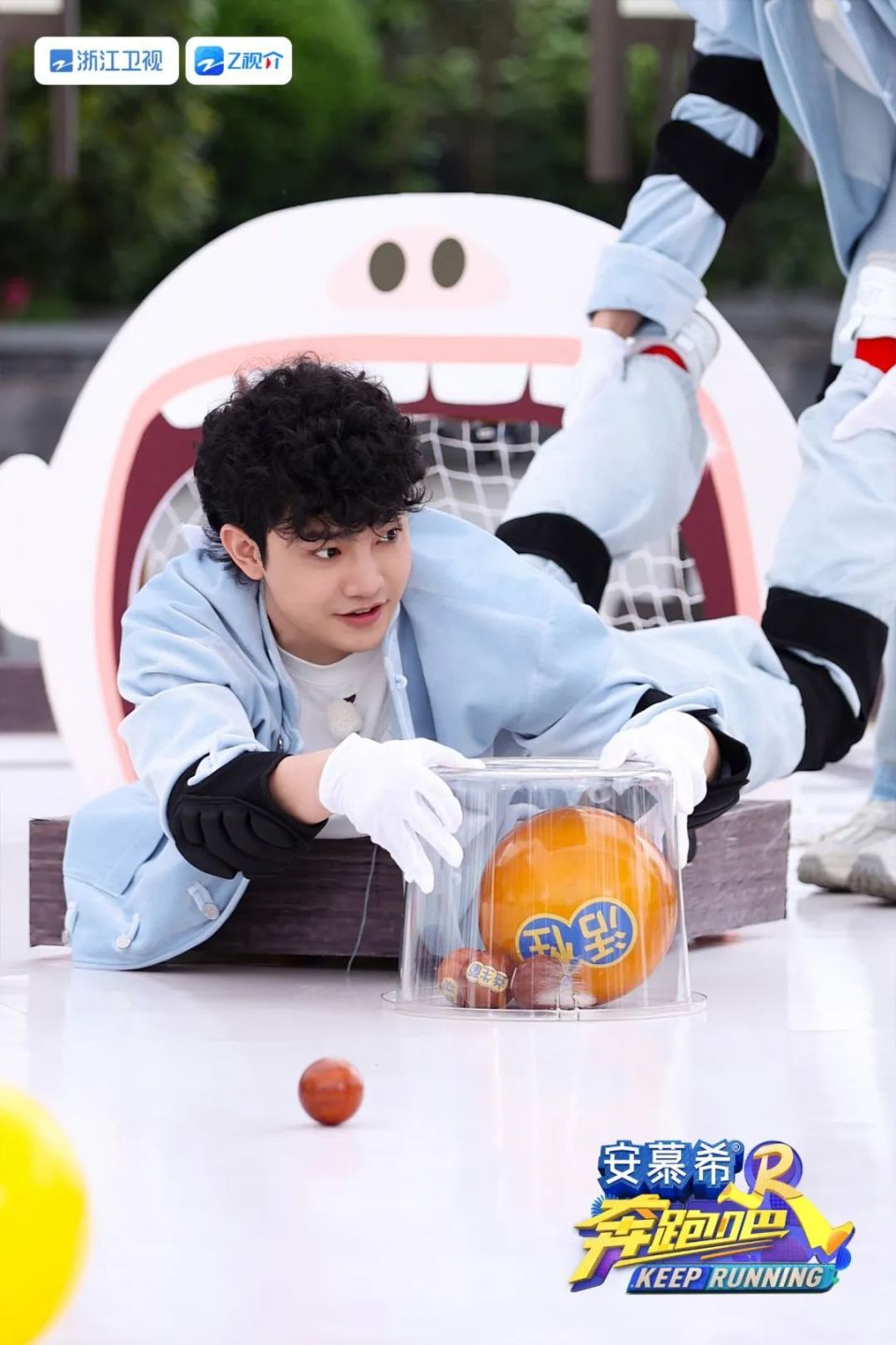 "兄弟团"要拔280个火罐!《奔跑吧12》今晚"养生局"等你