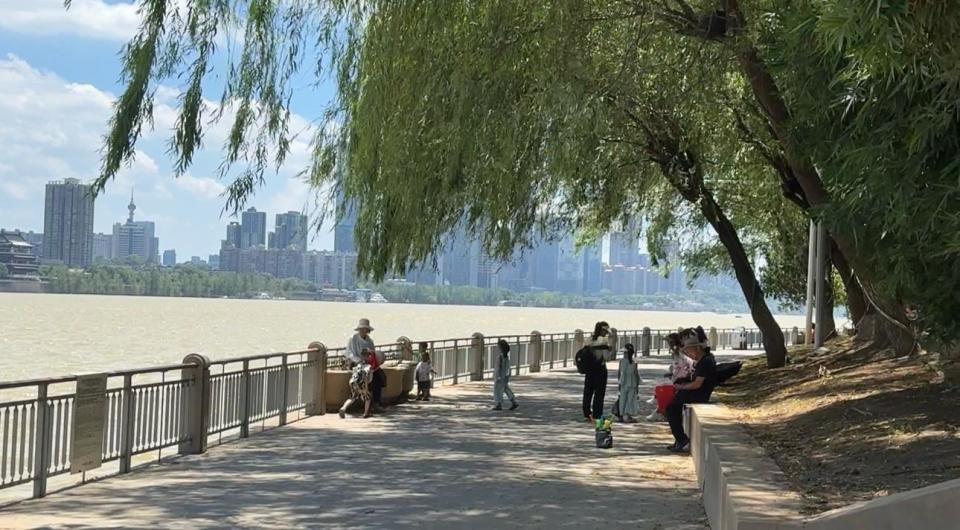 首个周末迎接近8万游客,长沙橘子洲景区恢复开园