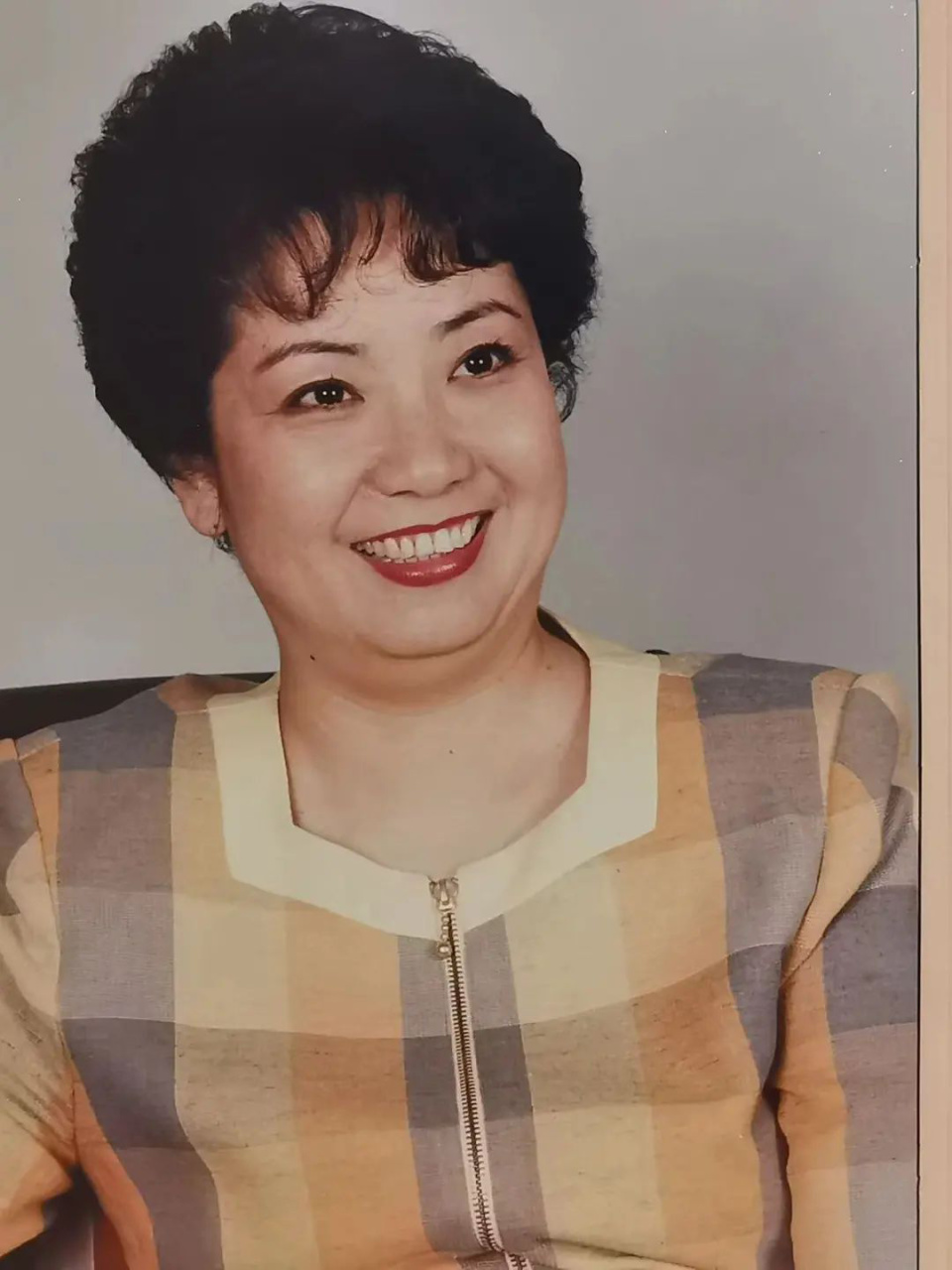 我们剧组的主演,配演甚至是小角色,每个演员都是用心去演的.