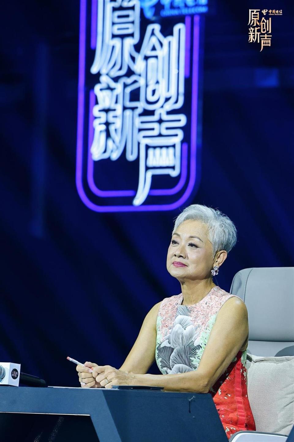 76岁叶丽仪凭《上海滩》再刷屏，录《原创新声》忆过往：遇到这首歌是我的福气_腾讯新闻