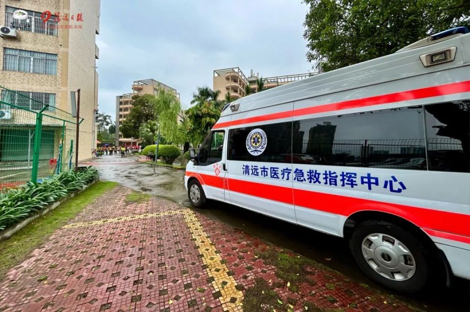 电力保障南方电网广东清远连州供电局保电人员在连州中学现场值守保电