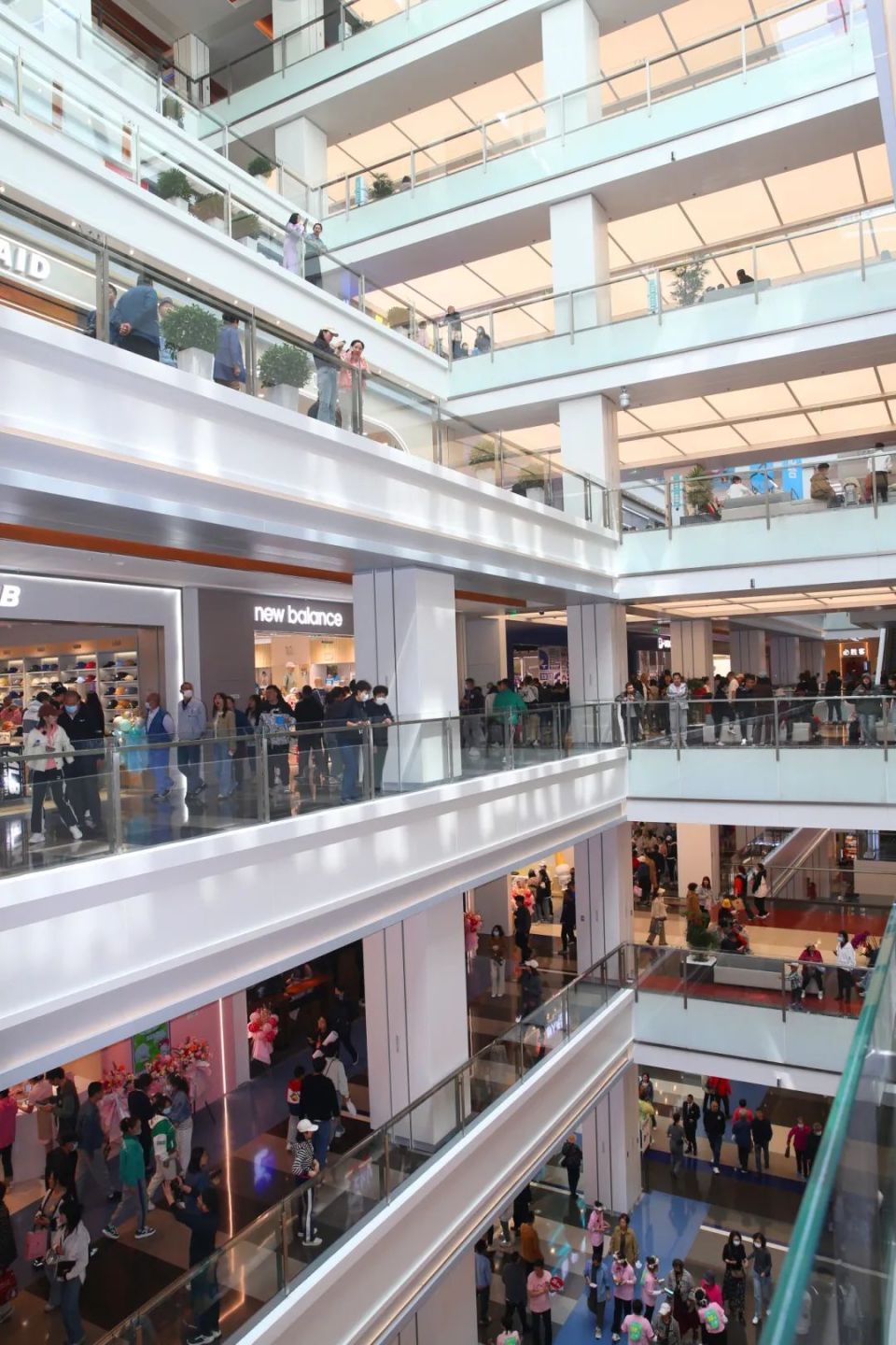 亿合城购物中心开发区店总建筑面积约10.