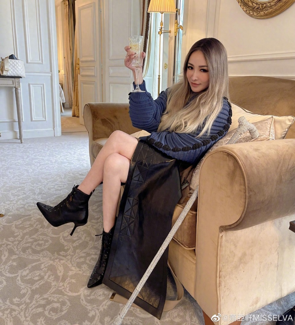 45岁萧亚轩称一年半动了4次手术:不知道有没有第5次,但我不害怕,仍