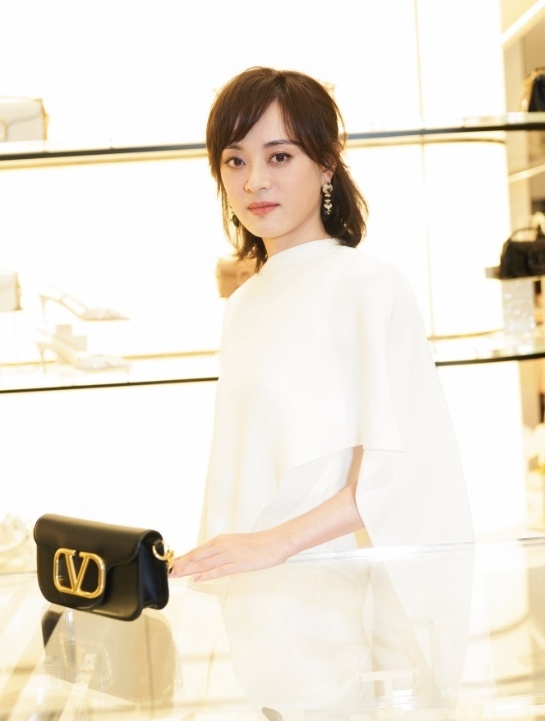 孙俪亲妹妹北电毕业!长相普通强进娱乐圈被嘲,曾出演《甄嬛传》