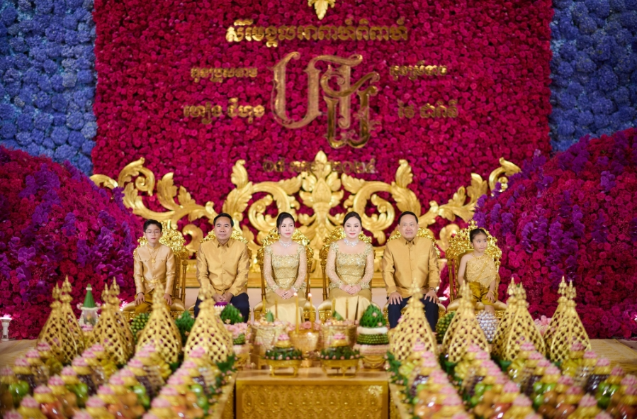 柬埔寨上流社会的婚礼,高官名流集聚,婚礼现场布置颇为壕气!