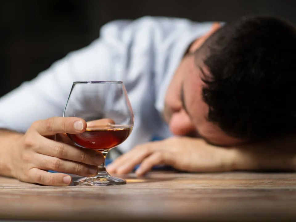 每日科普 | 喝酒致死并非危言耸听   当心两口酒带来一生遗憾!
