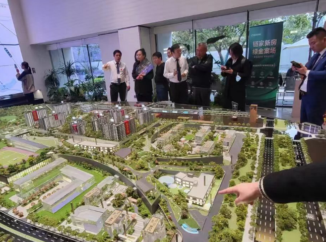 【假期e线实探】实探北京楼市：看房的人明显多了，二手房成交增长近两倍！_腾讯新闻