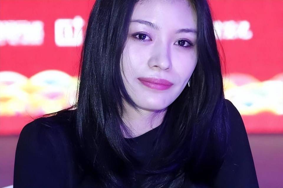 汪峰:18岁的葛荟婕不要,转身娶了36岁的章子怡,他到底图什么?