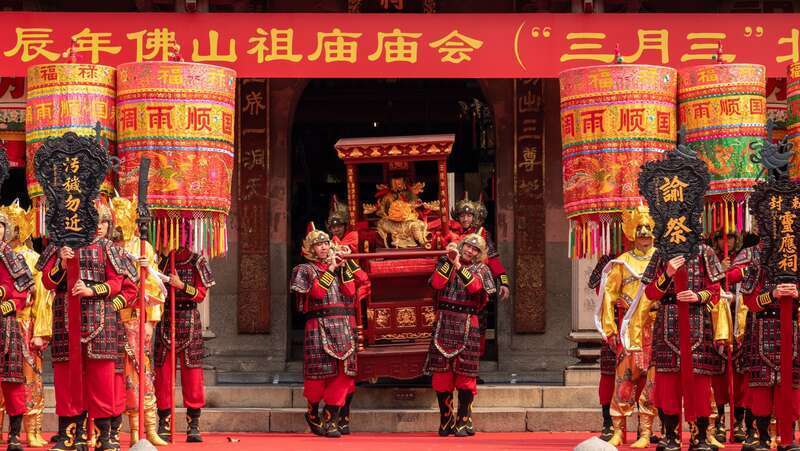 广东佛山祖庙庙会拉开帷幕再现北帝出巡盛况