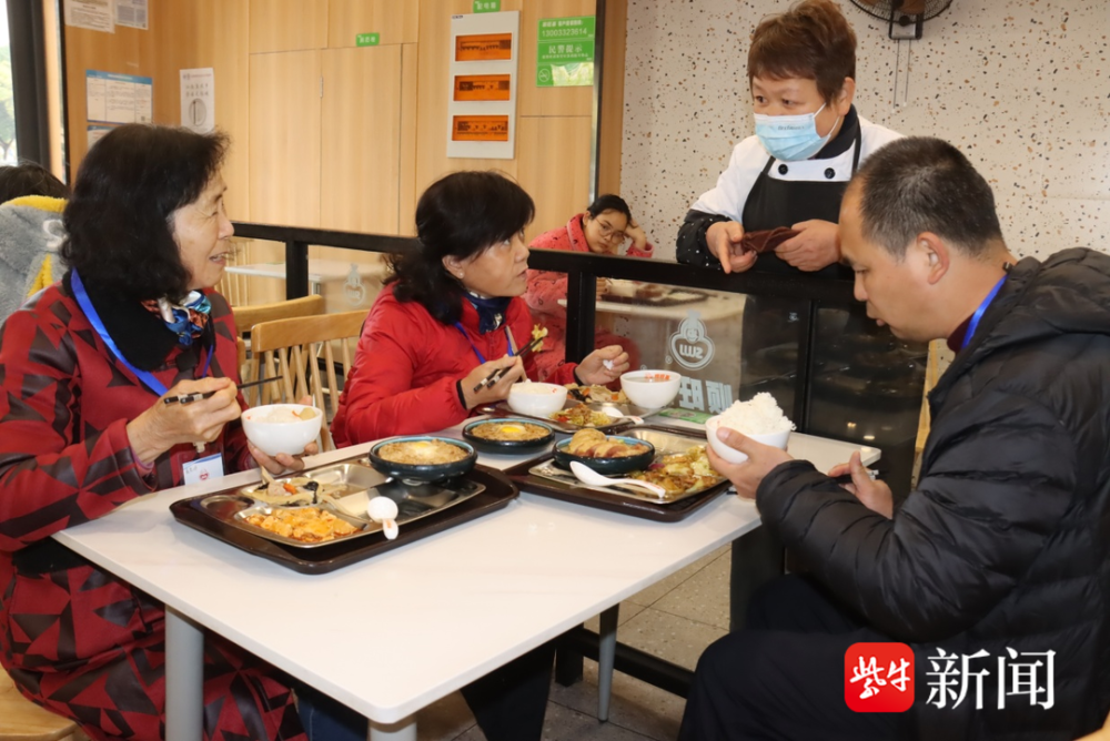 关注老年人“小饭桌”，打造家门口“舌尖上的幸福”