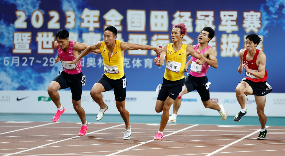 (体育)田径——全国冠军赛:男子4x100米接力赛况-腾讯新闻