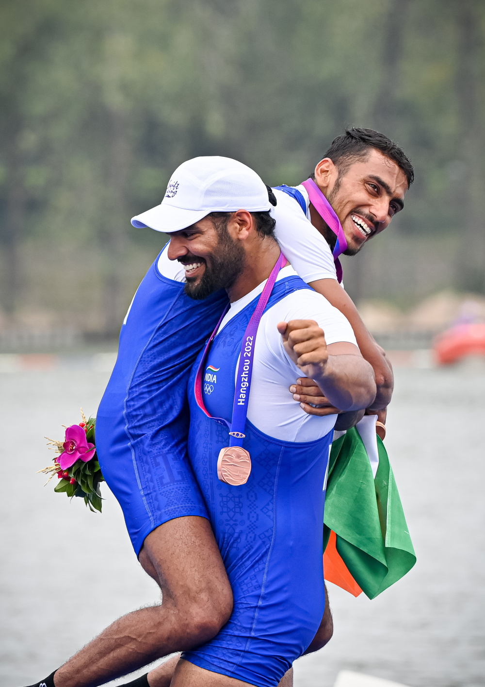 赛艇中国队夺得男子四人双桨冠军2