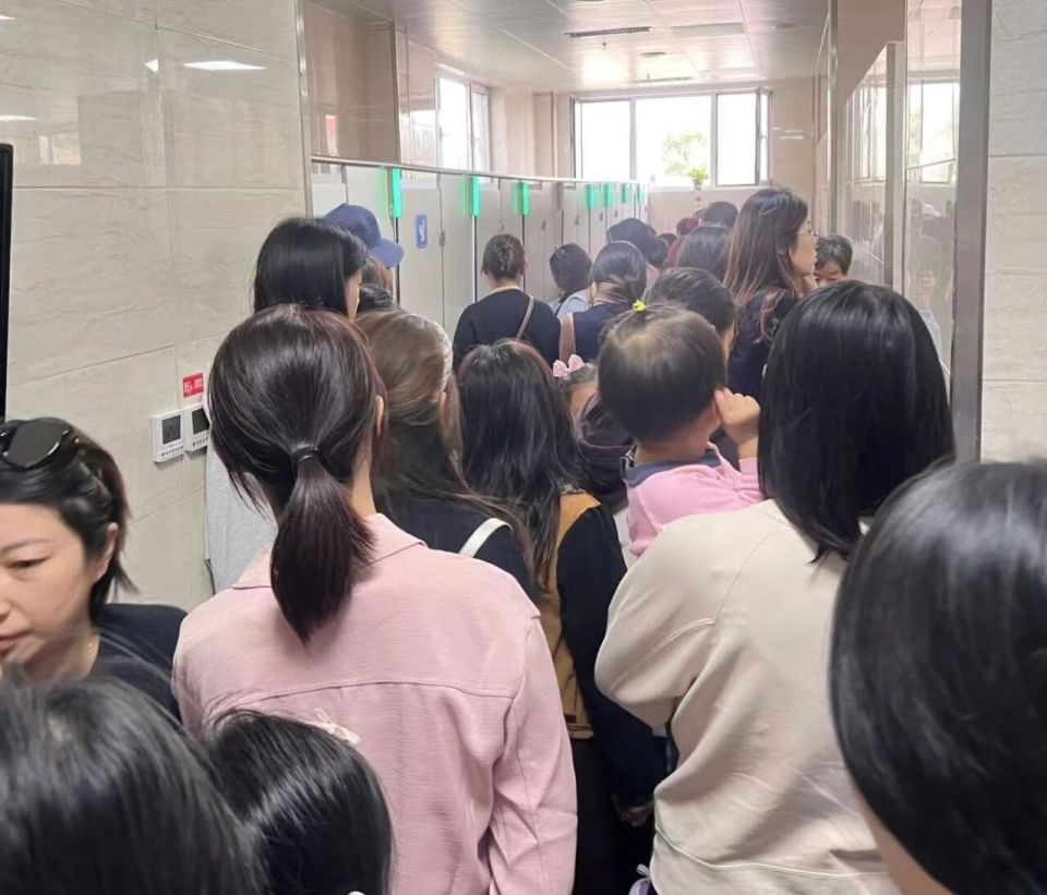 �й��������ޣ��������ı�����Ů��