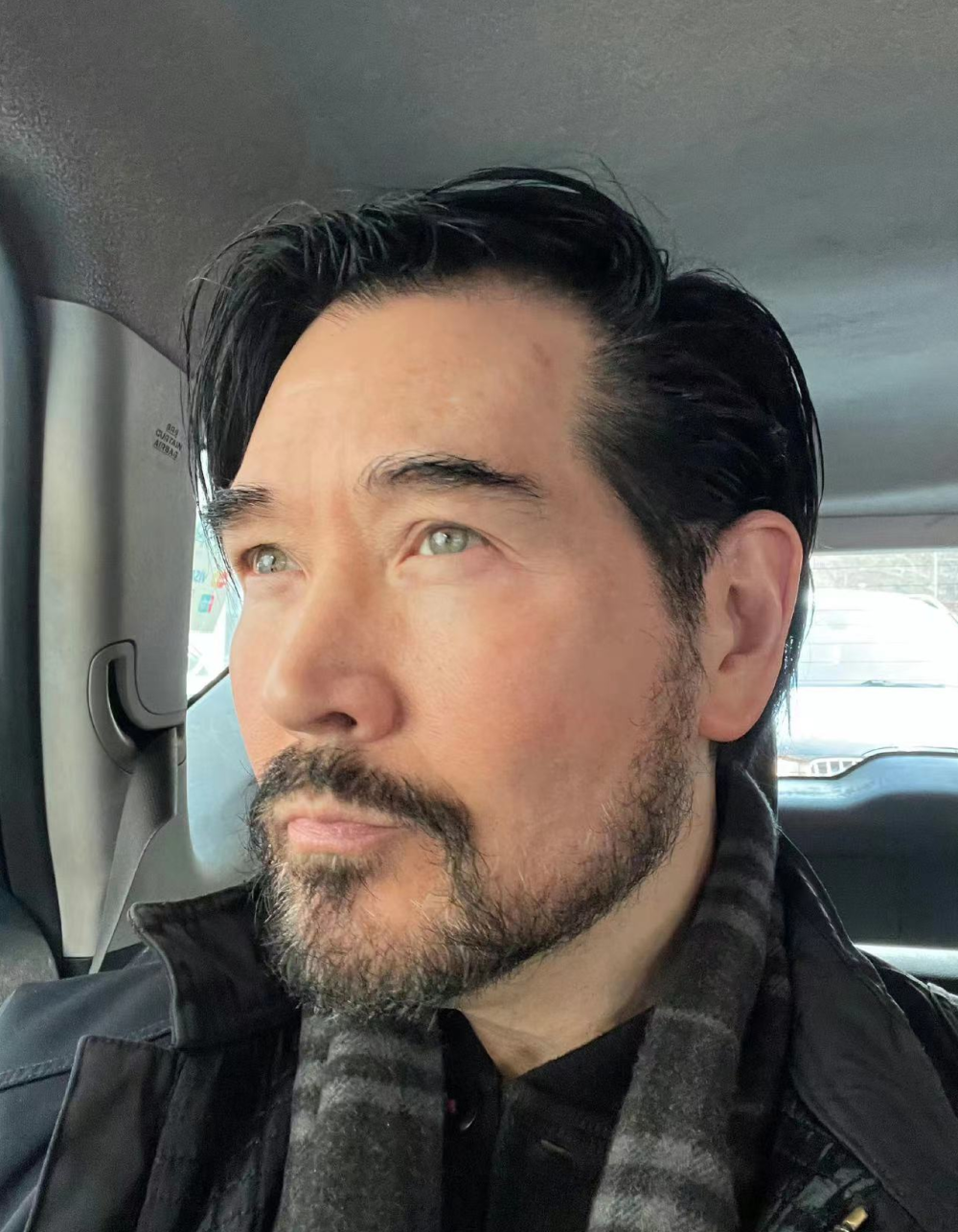 费翔晒绿瞳混血颜太帅气!称国外旅游娱乐恢复,往返英美生活潇洒