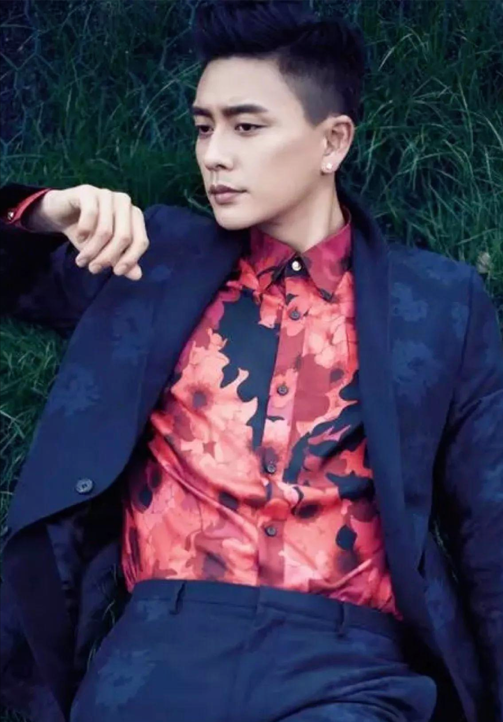 看了苗侨伟,再看黄宗泽,我发现越老越帅气的男人,都有3个特征