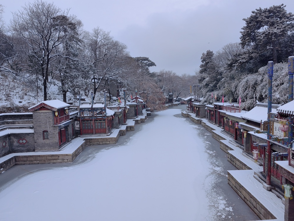 北京今冬迎初雪颐和园雪景如画