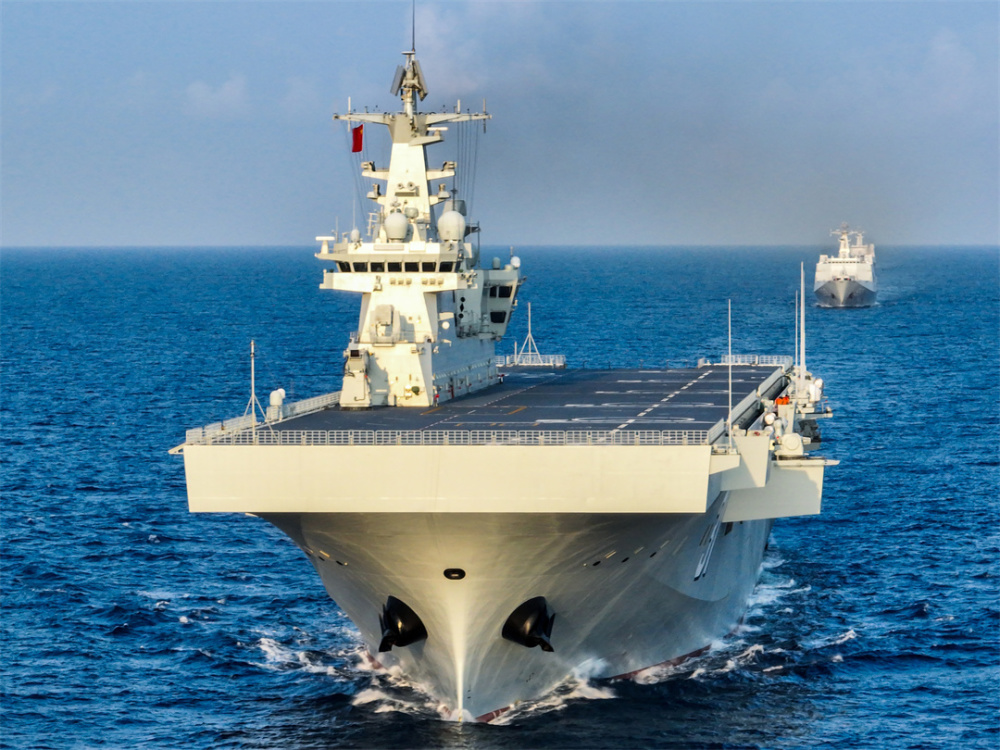 线上阅舰式一起去看舰两栖攻击舰