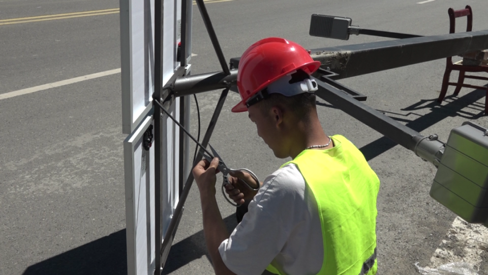 我为群众办实事|安装路灯惠民生  夯实基础促发展