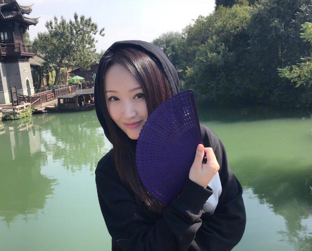 49岁杨钰莹终于在深圳结婚了,新郎原来是他!