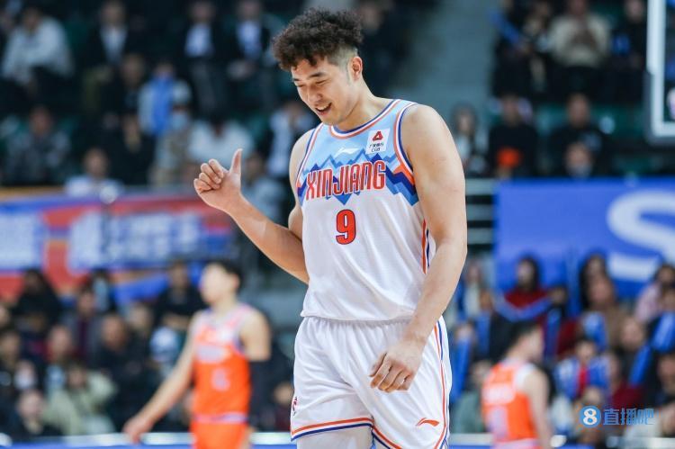 吴冠希两节多0分3板&5犯 正负值-31