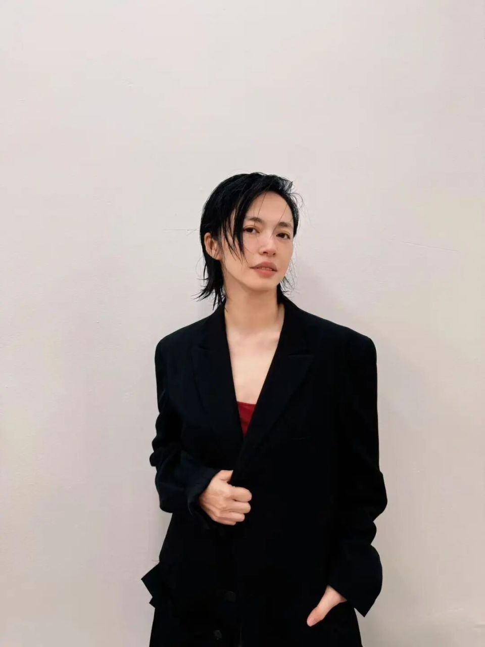 姚晨 狼狈的人，现实中人_腾讯新闻