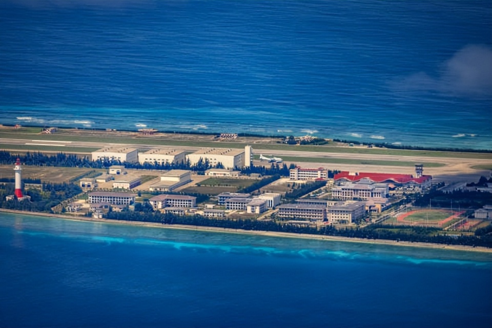 永暑礁医院为重伤越南渔民手术,这个南沙岛礁竟已如此发达?