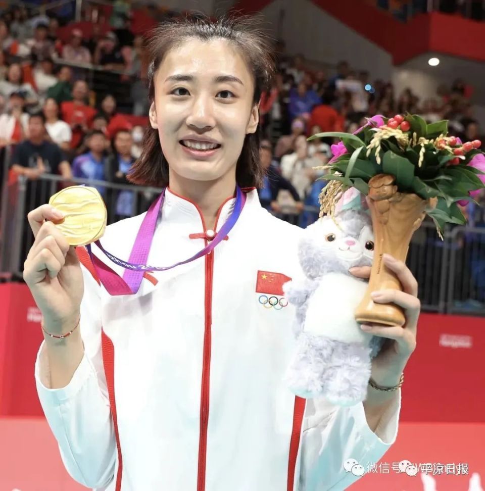 中国女排卫冕亚运冠军 静宁籍副攻手王媛媛攻防出彩获关注_腾讯新闻