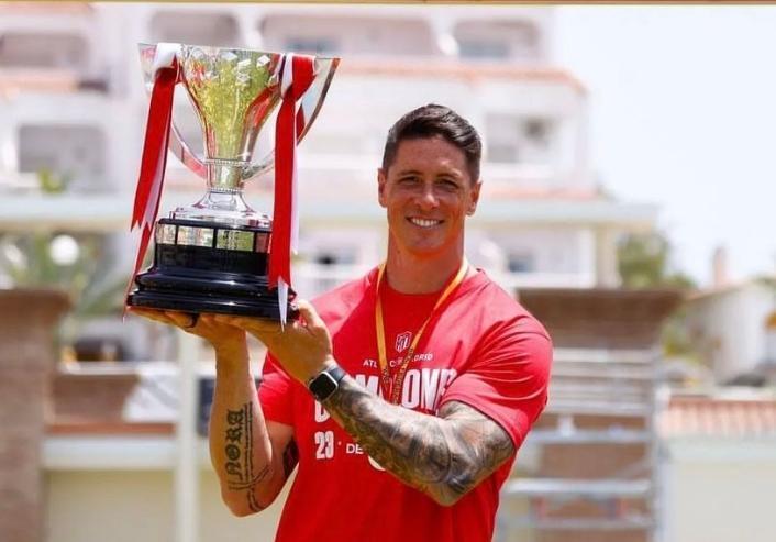 西班牙金童托雷斯率马竞青年a队拿到双冠王