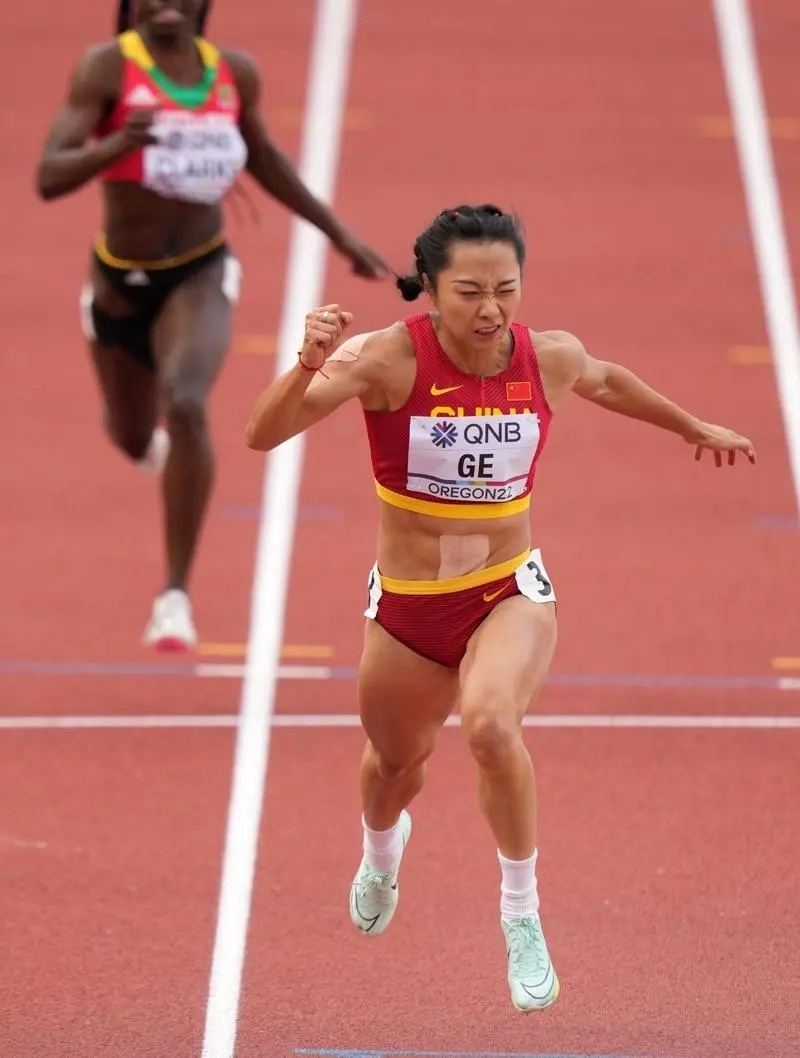 女子100米预赛8人破11秒 葛曼棋11秒45排第48无缘复赛