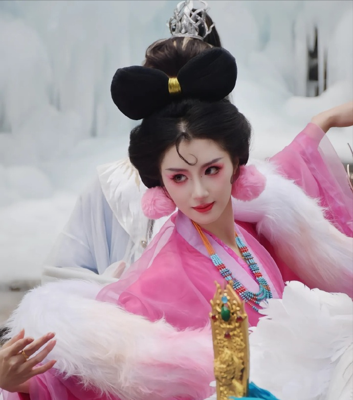 河南景区妲己cos被叫停女coser无辜道歉网友这是活在大清