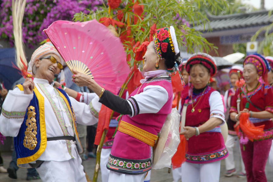 在这片古老而又充满活力的土地上,每一次"白族绕三灵",都是对大理深厚