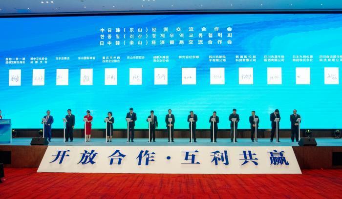 东西问丨李熙燮:中日韩如何续写合作新篇章?