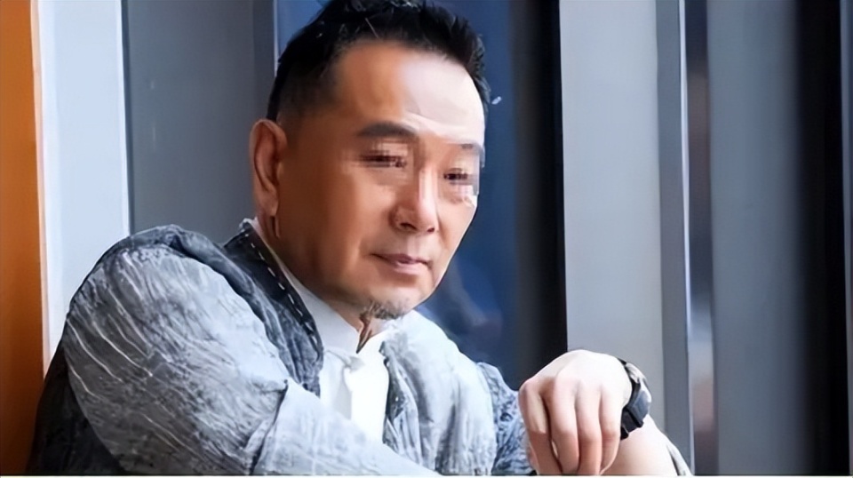 "老戏骨"张晨光,曾跑龙套10年,一件衣服穿35年,倪萍都说他抠门!