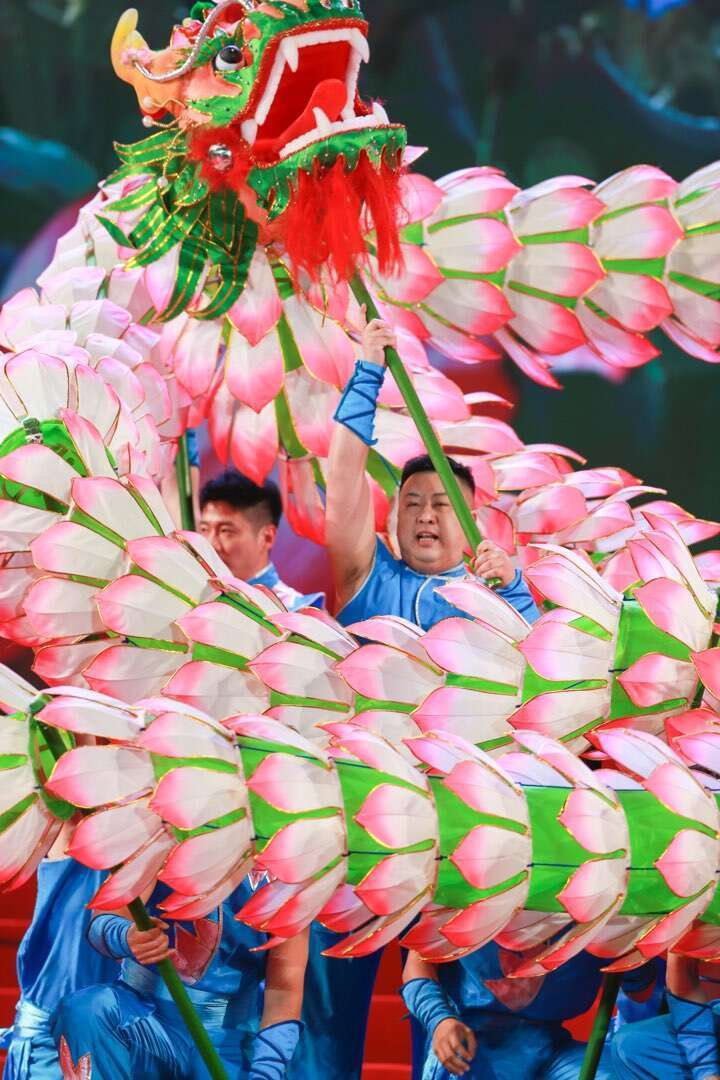 舞龙高手齐聚广东惠州同台献艺_腾讯新闻
