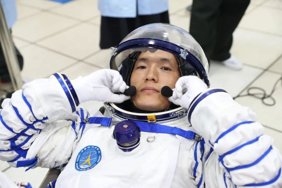 中国军号独家为您讲述 神十八航天员逐梦飞天的故事