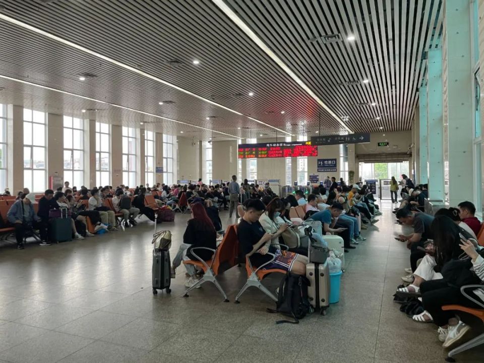 韶关火车东站已恢复运行18趟列车