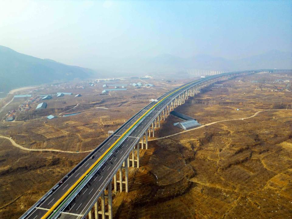 荣乌高速威海至烟海高速段改扩建工程,临淄至临沂高速北段通车_腾讯