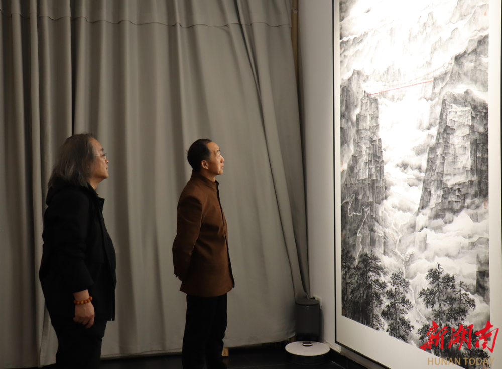 20余幅画作亮相旷小津山水画展在湖南现代美术馆展出