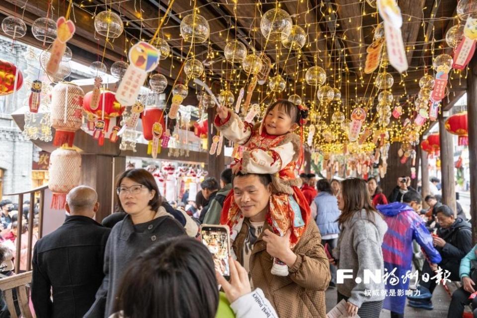 福州浓厚年味吸引全国游客关注_腾讯新闻