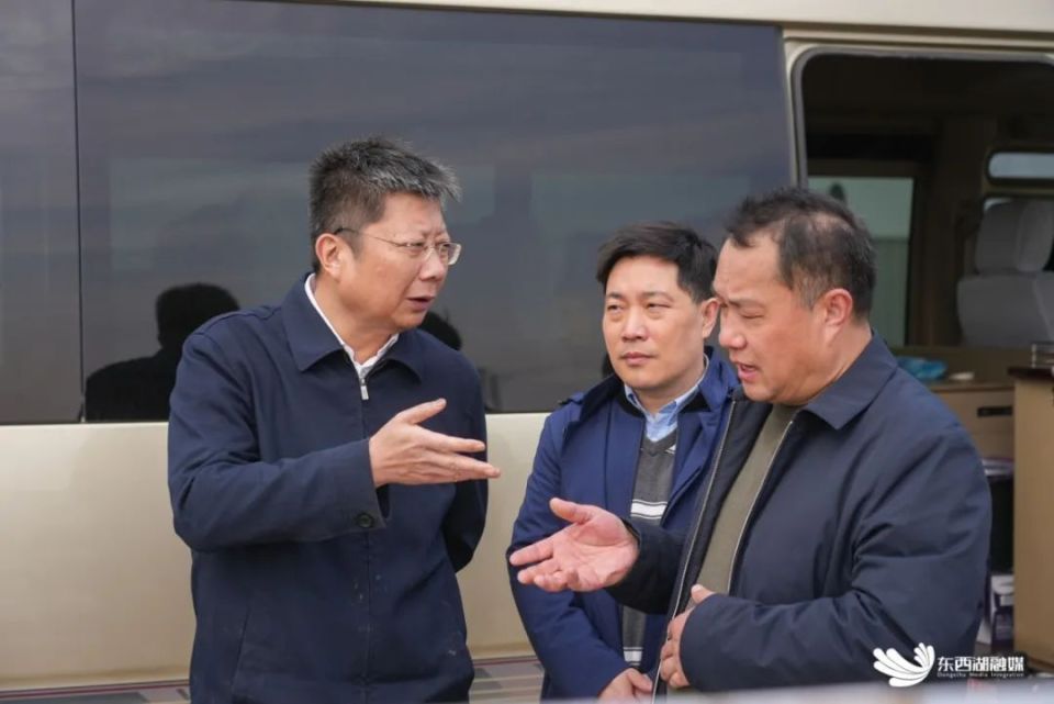 东西湖区举行涉农重点工作现场观摩会