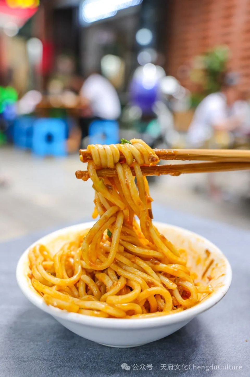 成都棍棍面,到底惹到谁了?