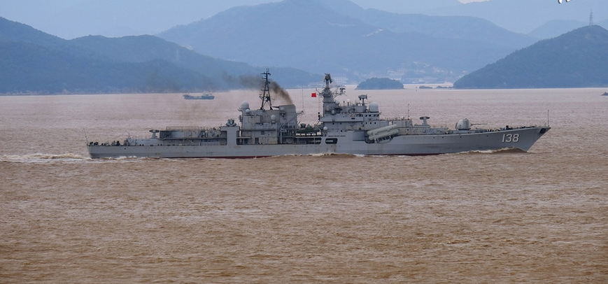 956m型"现代"级驱逐舰:现役2艘即138"泰州"舰和139"宁波"舰,吨位和