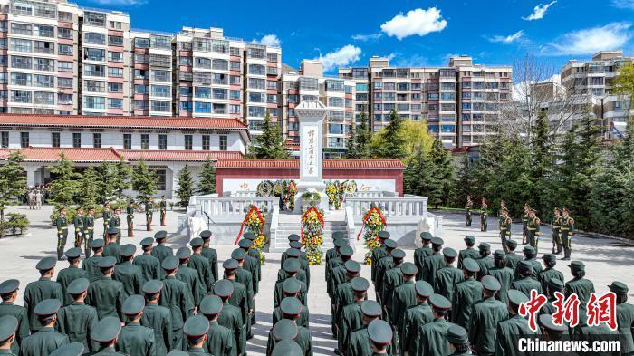 缅怀先烈祭忠魂 拉萨警备区举行祭扫活动_腾讯新闻