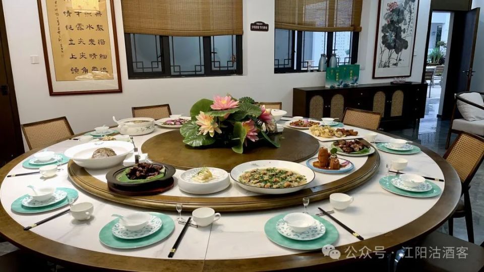 泸州咀阳有福地,褐衣怀玉古人风,一桌消暑荷花宴让人回味无穷