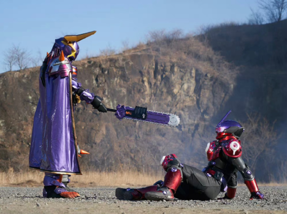 受官方偏爱的假面骑士演员 351岁的老母牛喜获第二条腰带