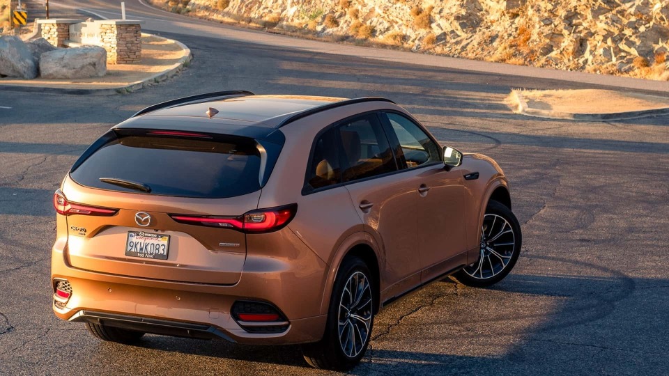 全新"马自达cx-70"海外现身,6座布局,搭3.3t直6引擎!