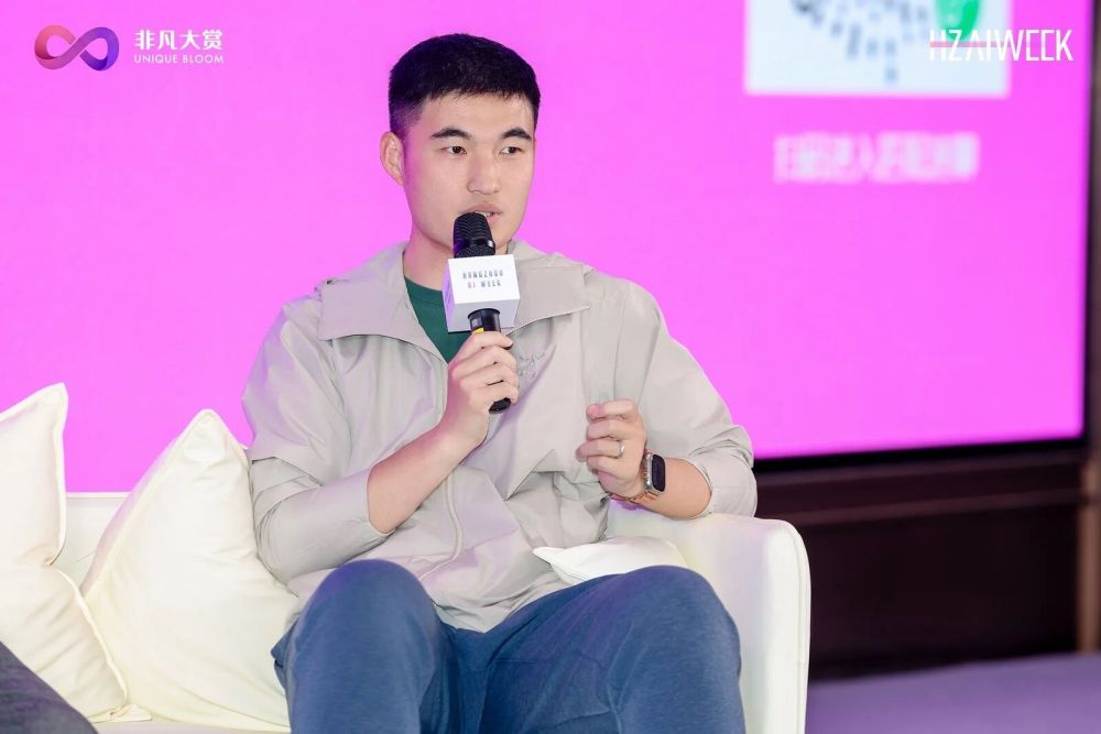 为什么 AI 越强大，越要去学文学、懂审美、会讲故事？ · 原文图片 2